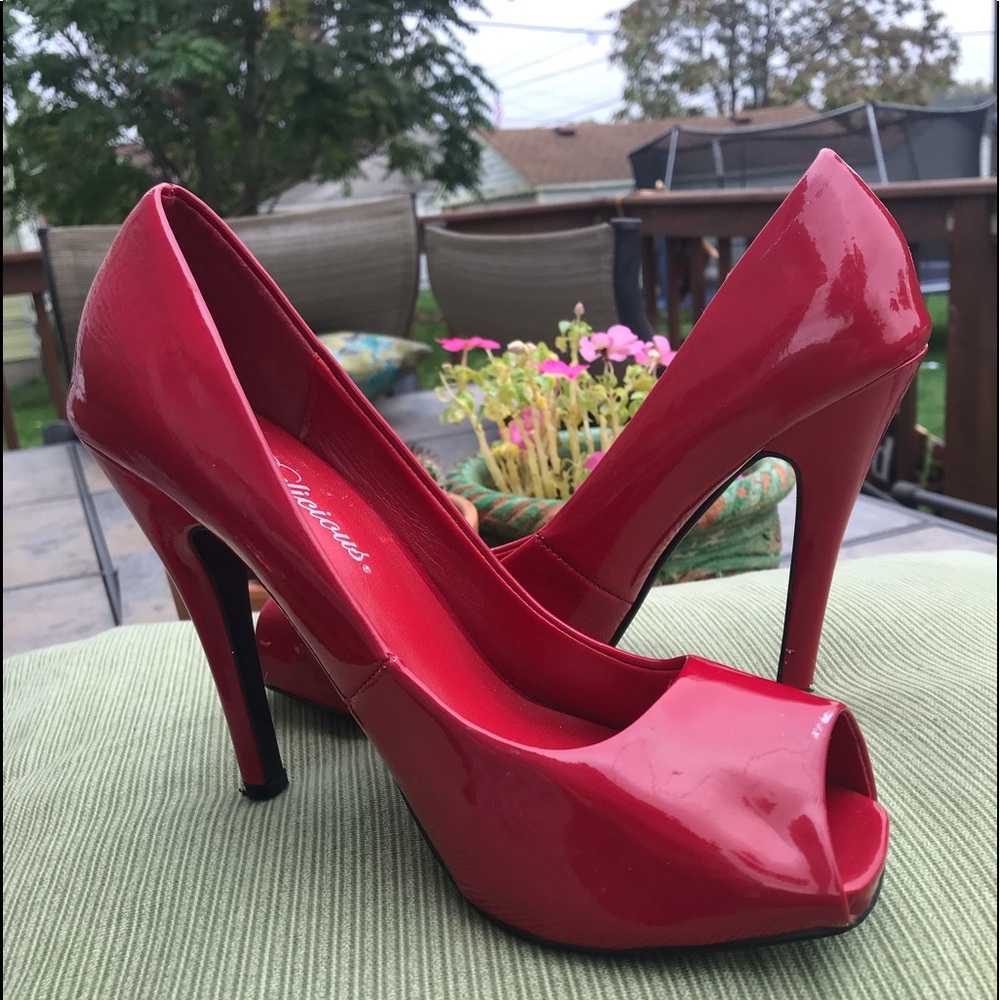 Red pumps